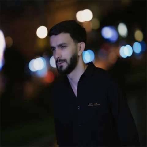 دانلود آهنگ ترکی زائور علی به نام اُو قدیر بیلمز آدامدیر